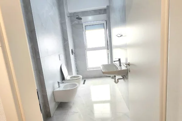 Shtepi ne shitje Apartament ne Tirane, 1+1, Mobilimi E mobiluar, Pagesa 110,000  Euro.