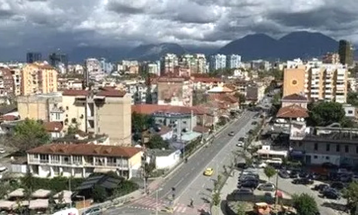 Shtepi me qera Apartament ne Tirane, 1+1, Mobilimi E mobiluar, Pagesa 550  Euro.