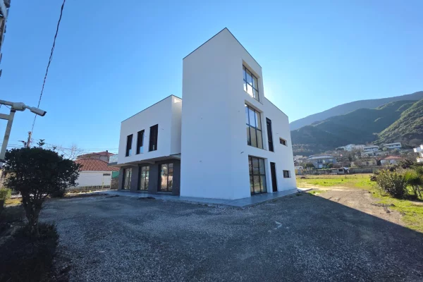 Ambient biznesi me qera 6+1 ne Tirane - 3,000 Euro