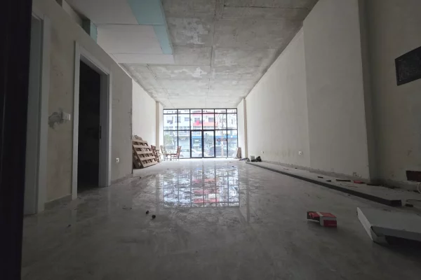 Ambient Biznesi ne shitje – Astir, Kati 0, Buze Rruge Kryesore!!