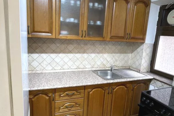 Shtepi me qera Apartament ne Tirane, 1+1, Mobilimi E mobiluar, Pagesa 550  Euro.