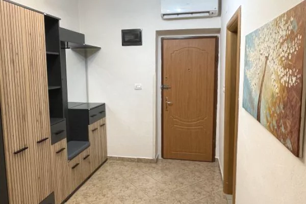 Shtepi me qera Apartament ne Tirane, 1+1, Mobilimi E mobiluar, Pagesa 550  Euro.