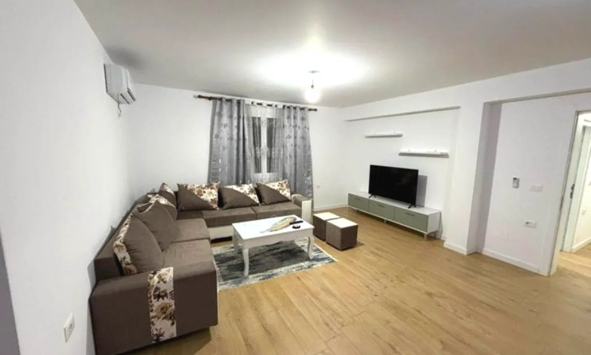 Appartamento in affitto a Tirana 3+1, Arredato