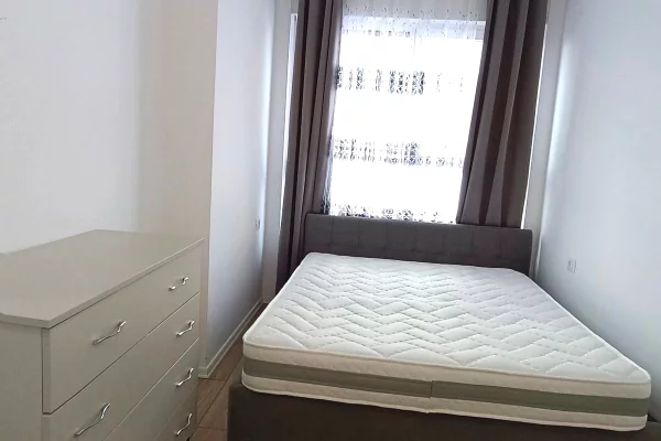 Shtepi me qera Apartament ne Tirane, 1+1, Mobilimi E mobiluar, Pagesa 400  Euro.