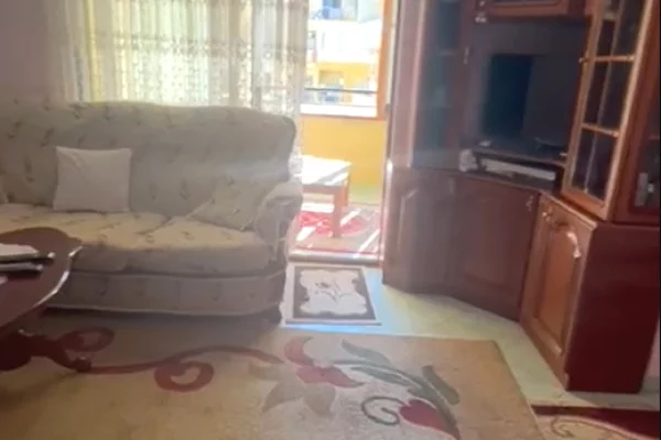 Appartamento in affitto a Tirana 2+1, Arredato