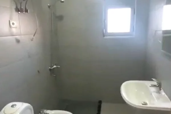 Shtepi me qera Apartament ne Tirane, 1+1, Mobilimi E mobiluar, Pagesa 400  Euro.