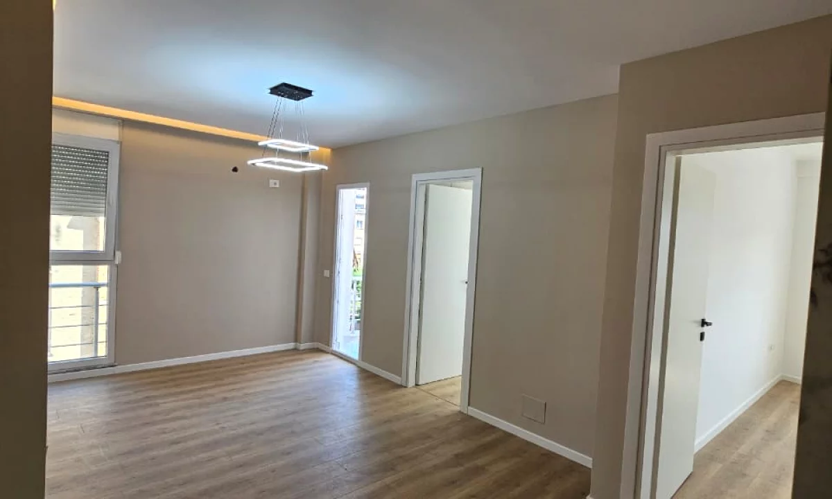 Shtepi ne shitje Apartament ne Tirane, 2+1, Mobilimi E mobiluar, Pagesa 230,000  Euro.