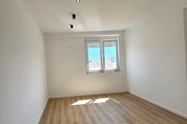 Shtepi ne shitje Apartament ne Tirane, 2+1, Mobilimi E mobiluar, Pagesa 230,000  Euro.