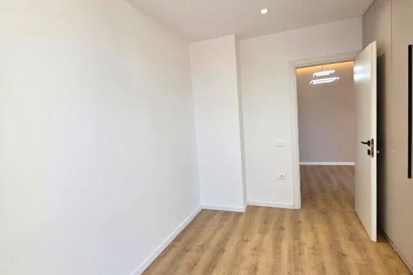 Shtepi ne shitje Apartament ne Tirane, 2+1, Mobilimi E mobiluar, Pagesa 230,000  Euro.