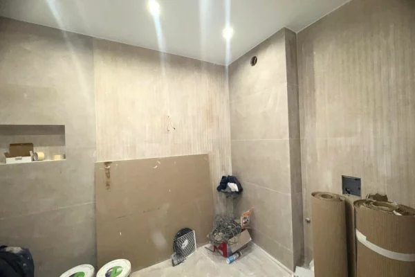 Shtepi ne shitje Apartament ne Tirane, 2+1, Mobilimi Bosh, pa mobiluar, Pagesa 288,000  Euro.