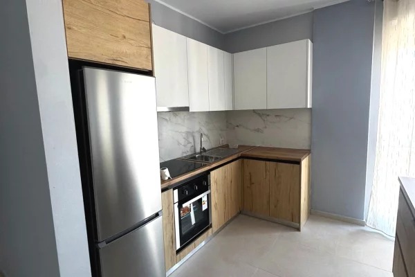 Appartamento in affitto a Tirana 2+1, Arredato