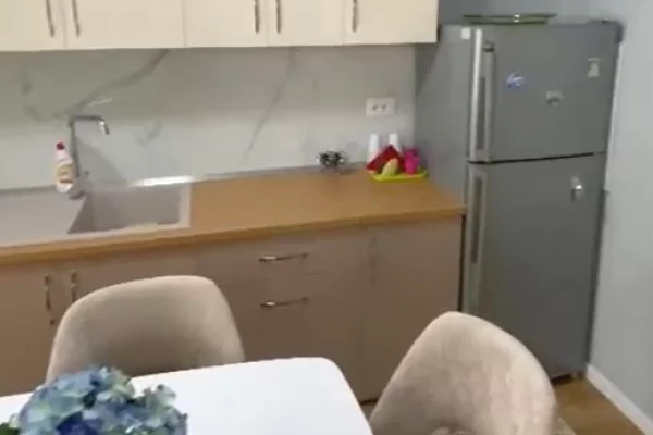 Appartamento in affitto a Tirana 2+1, Arredato