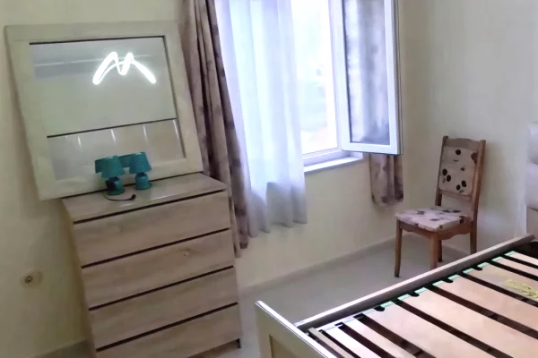 Shtepi me qera Apartament ne Tirane, 1+1, Mobilimi E mobiluar, Pagesa 650  Euro.