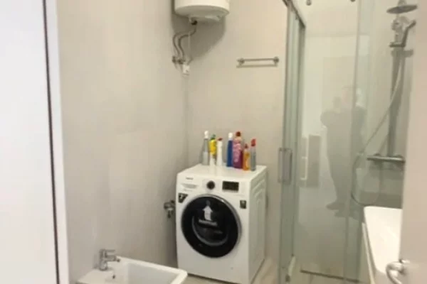 Appartamento in vendita a Tirana 2+1, Arredato