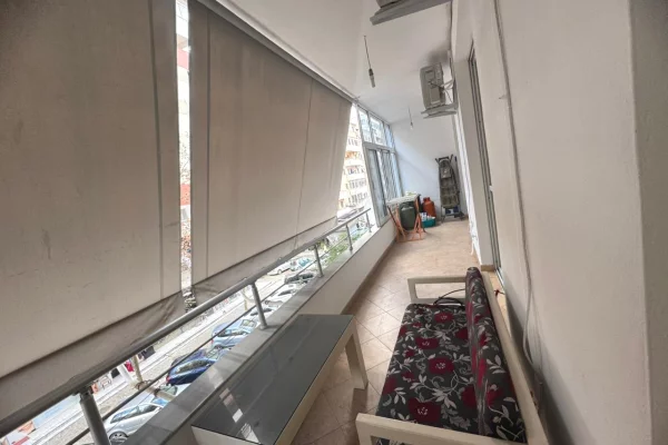 Appartamento in affitto a Tirana 2+1, Arredato