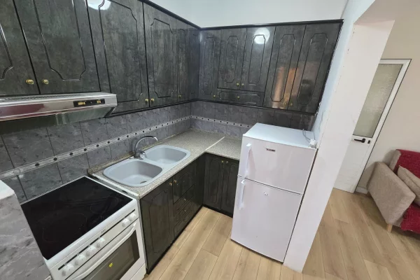 Jepet me Qira Apartament 1+1 – Afër UET !!!