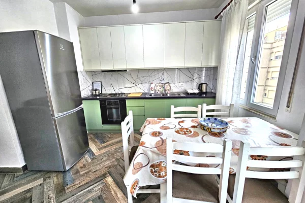 Appartamento in affitto a Tirana 1+1, Arredato