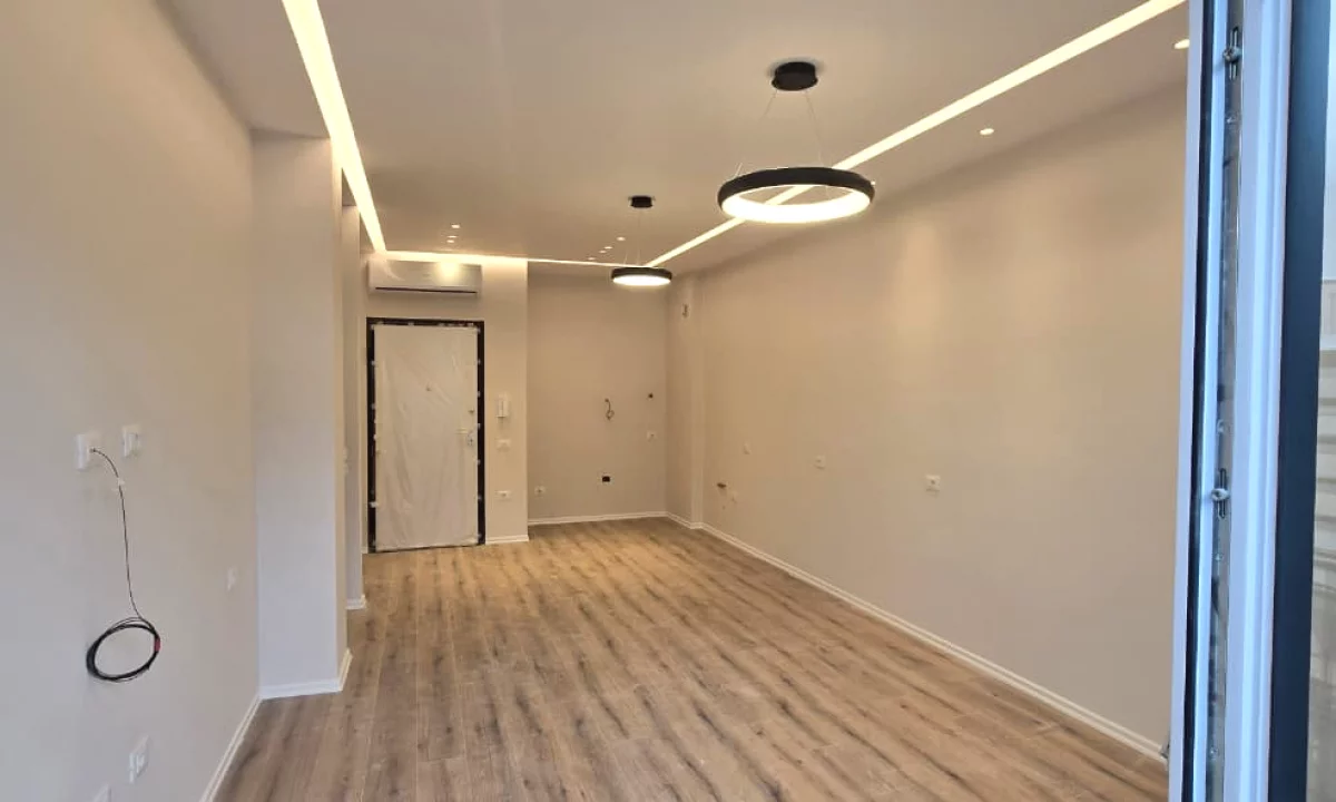 Shtepi me qera Apartament ne Tirane, 1+1, Mobilimi E mobiluar, Pagesa 700  Euro.