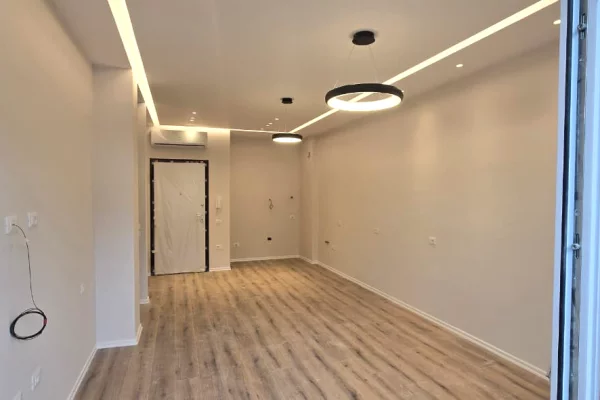 🏢 Jepet me Qira Apartament 1+1 për Zyra – Komuna e Parisit !