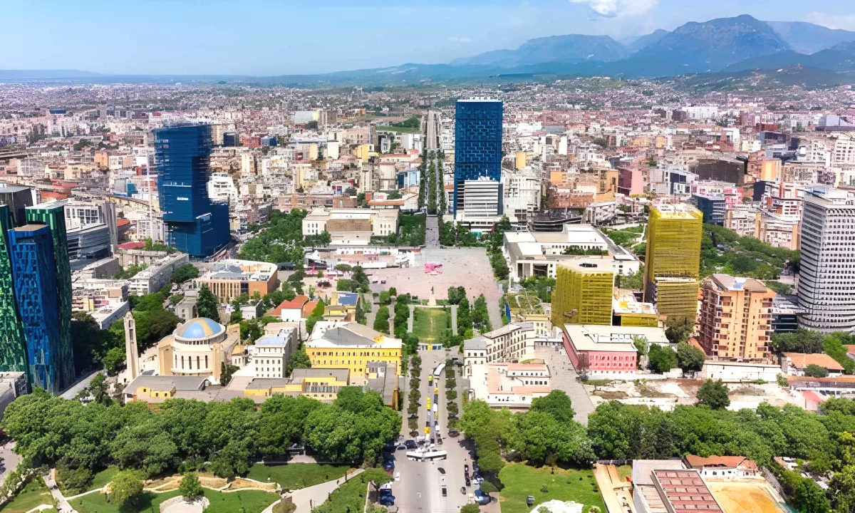 Appartamento in affitto a Tirana 3+1, Arredato