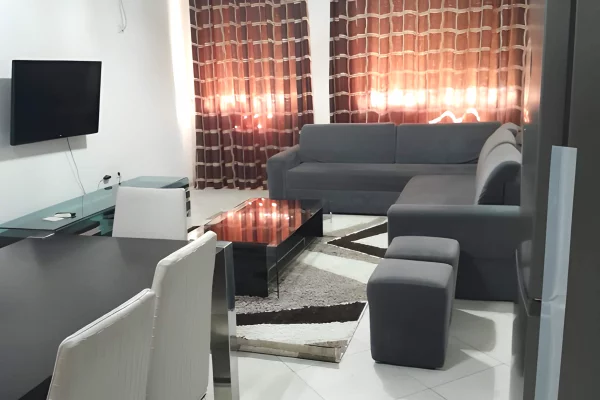 Jepet me Qera – Apartament 2+1 në Yzberisht !