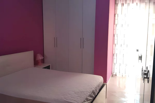 Shtepi me qera Apartament ne Tirane, 2+1, Mobilimi E mobiluar, Pagesa 500  Euro.