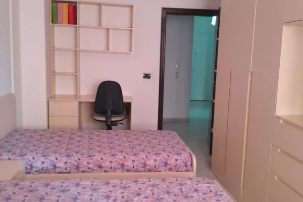 Shtepi me qera Apartament ne Tirane, 2+1, Mobilimi E mobiluar, Pagesa 500  Euro.