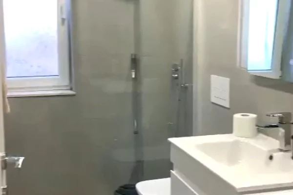 Shtepi me qera Apartament ne Tirane, 1+1, Mobilimi E mobiluar, Pagesa 650  Euro.