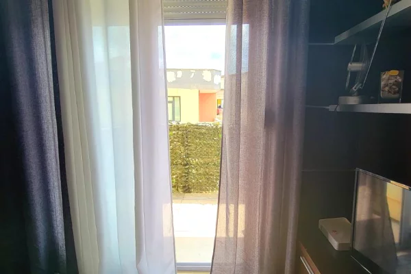 Shtepi me qera Apartament ne Tirane, 1+1, Mobilimi E mobiluar, Pagesa 500  Euro.