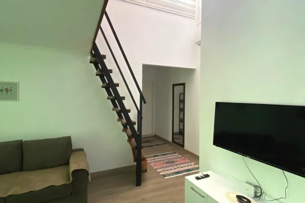 Shtepi me qera Apartament ne Tirane, 1+1, Mobilimi E mobiluar, Pagesa 600  Euro.