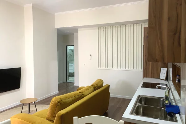 Shtepi me qera Apartament ne Tirane, 2+1, Mobilimi E mobiluar, Pagesa 800  Euro.