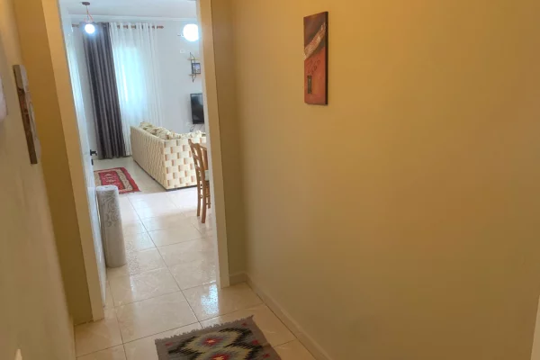 Shtepi me qera Apartament ne Tirane, 2+1, Mobilimi E mobiluar, Pagesa 550  Euro.
