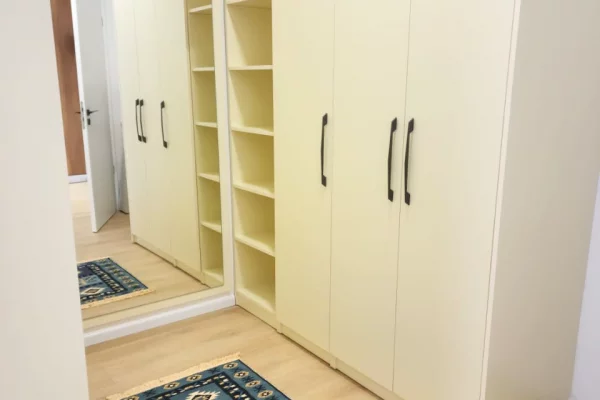 Shtepi me qera Apartament ne Tirane, 1+1, Mobilimi E mobiluar, Pagesa 500  Euro.