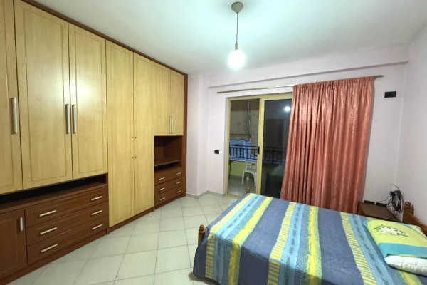 Shtepi me qera Apartament ne Tirane, 2+1, Mobilimi E mobiluar, Pagesa 400  Euro.