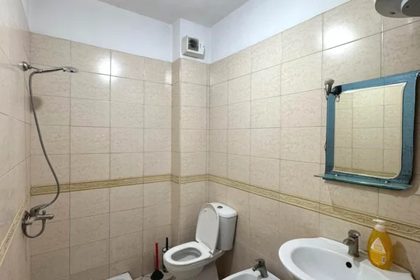 Shtepi me qera Apartament ne Tirane, 2+1, Mobilimi E mobiluar, Pagesa 400  Euro.