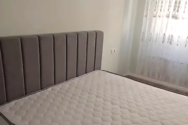 Shtepi me qera Apartament ne Tirane, 1+1, Mobilimi E mobiluar, Pagesa 450  Euro.