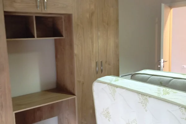 Shtepi me qera Apartament ne Tirane, 2+1, Mobilimi E mobiluar, Pagesa 650  Euro.