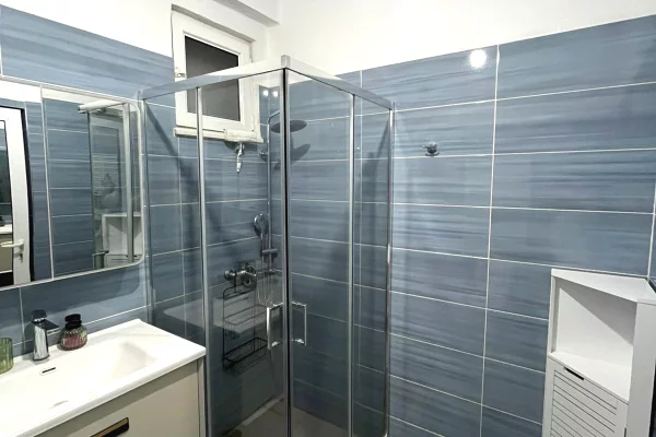 Shtepi me qera Apartament ne Tirane, 1+1, Mobilimi E mobiluar, Pagesa 450  Euro.