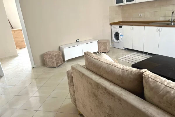 Shtepi me qera Apartament ne Tirane, 1+1, Mobilimi E mobiluar, Pagesa 350  Euro.