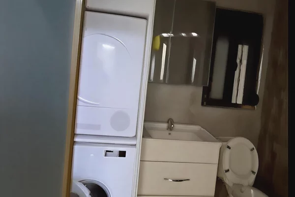 Shtepi me qera Apartament ne Tirane, 2+1, Mobilimi E mobiluar, Pagesa 650  Euro.