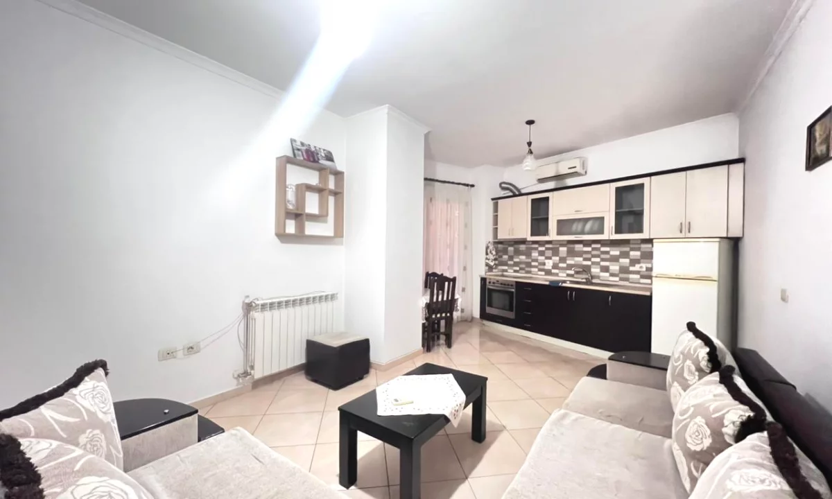 Shtepi me qera Apartament ne Tirane, 1+1, Mobilimi E mobiluar, Pagesa 500  Euro.