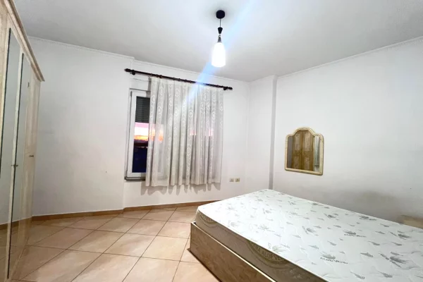 Shtepi me qera Apartament ne Tirane, 1+1, Mobilimi E mobiluar, Pagesa 500  Euro.