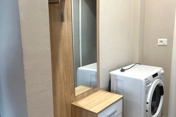 Shtepi me qera Apartament ne Tirane, 1+1, Mobilimi E mobiluar, Pagesa 350  Euro.