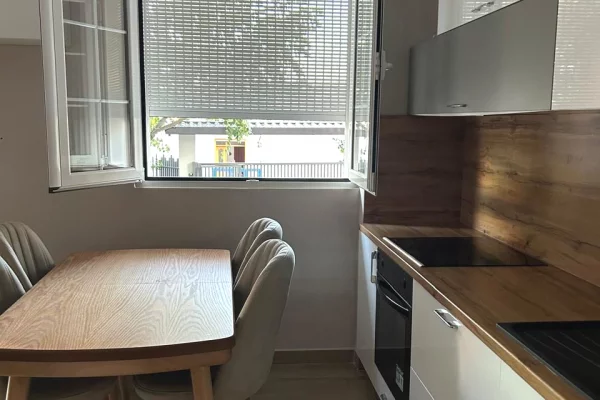 Shtepi me qera Apartament ne Tirane, 1+1, Mobilimi E mobiluar, Pagesa 350  Euro.