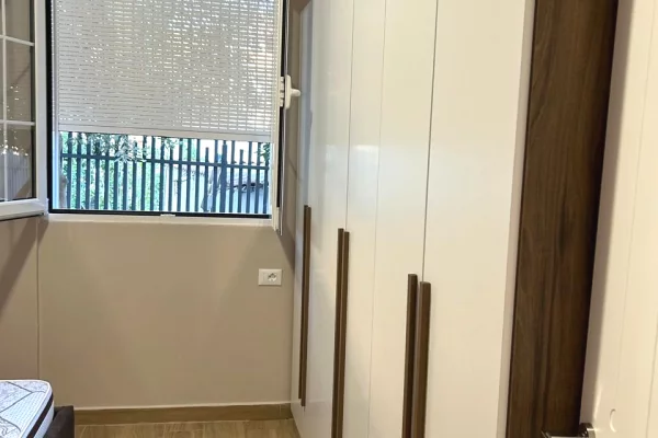 Shtepi me qera Apartament ne Tirane, 1+1, Mobilimi E mobiluar, Pagesa 350  Euro.