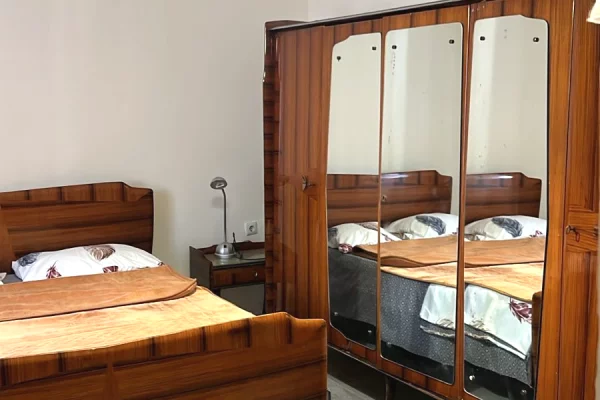 Shtepi me qera Apartament ne Tirane, 1+1, Mobilimi E mobiluar, Pagesa 420  Euro.