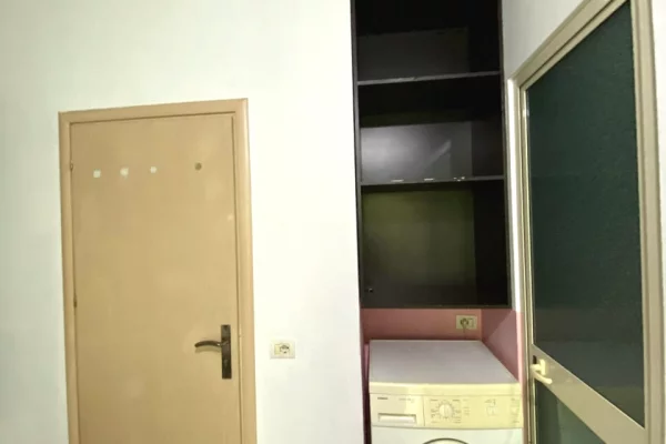 Shtepi me qera Apartament ne Tirane, Garsoniere, Mobilimi E mobiluar, Pagesa 350  Euro.