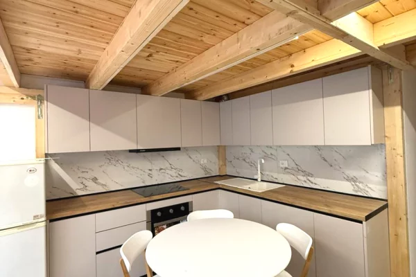 Shtepi me qera Apartament ne Tirane, 1+1, Mobilimi E mobiluar, Pagesa 650  Euro.