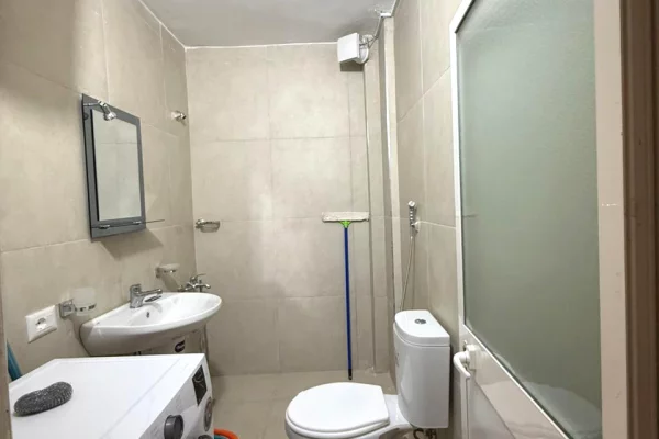 Shtepi me qera Apartament ne Tirane, 1+1, Mobilimi E mobiluar, Pagesa 650  Euro.