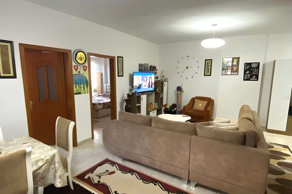 Shtepi ne shitje Apartament ne Tirane, 2+1, Mobilimi E mobiluar, Pagesa 185,000  Euro.